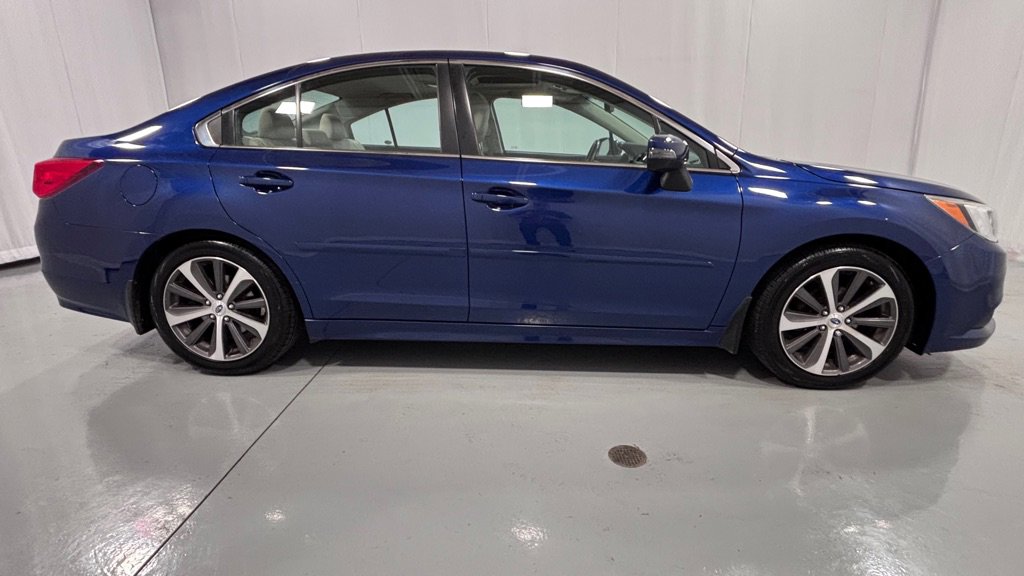 Used 2017 Subaru Legacy 2.5i Limited AWD/4WD image 4
