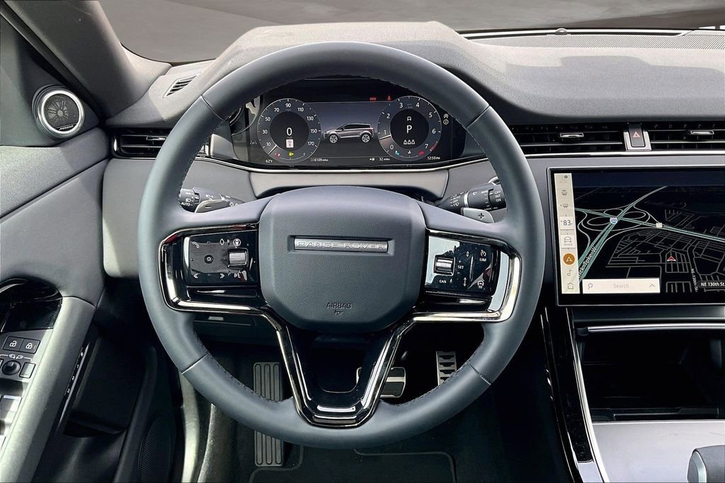 Used 2025 Land Rover Range Rover Evoque Dynamic SE image 5