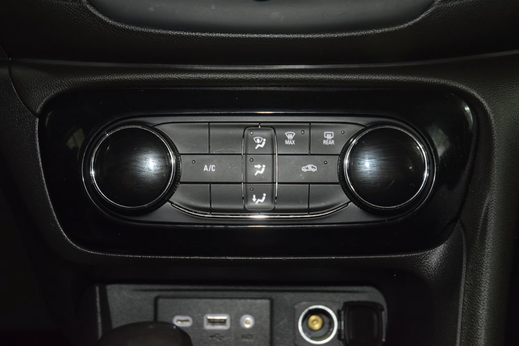 Used 2020 Buick Encore GX Preferred AWD/4WD image 29