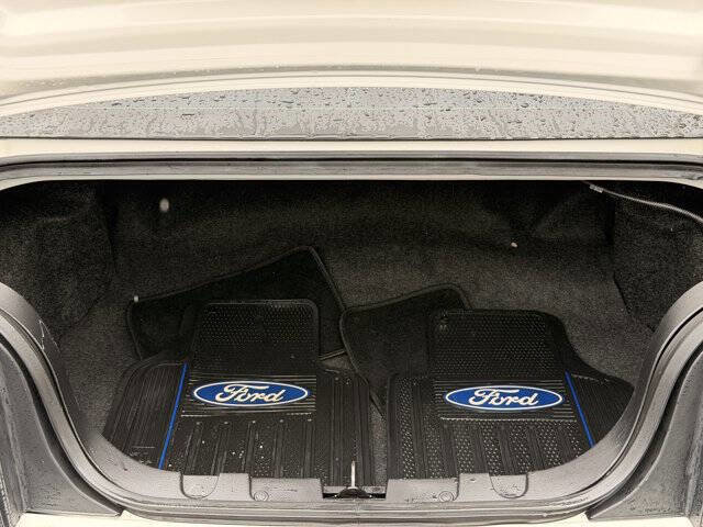 Used 2006 Ford Mustang GT RWD image 21