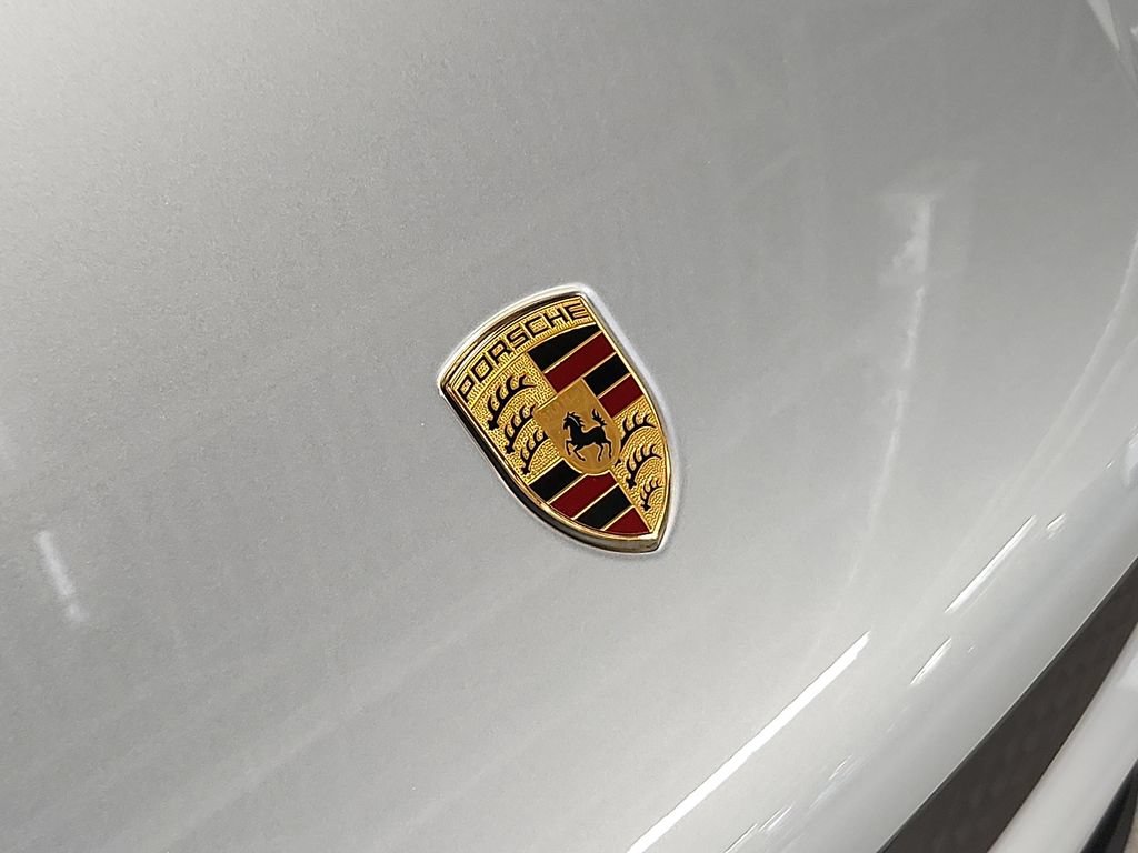 Certified 2026 Porsche Macan AWD/4WD image 32