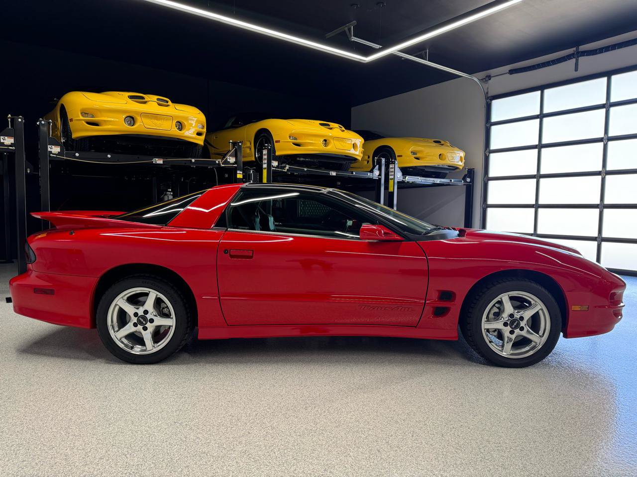 Used 2001 Pontiac Firebird Formula w/ Protection Group RWD image 9