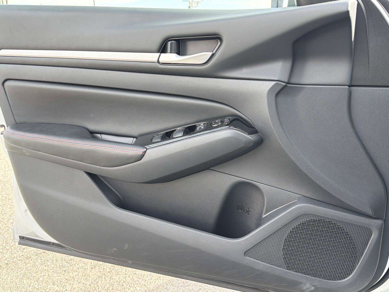 Used 2024 Nissan Altima 2.5 SR image 17