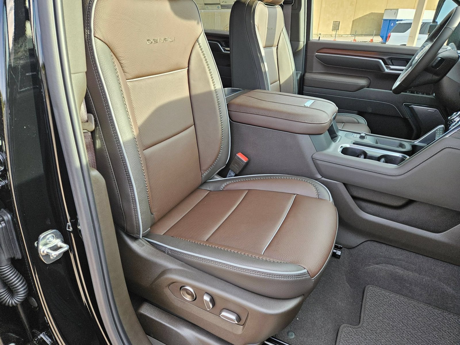 New 2026 GMC Sierra 2500 Denali w/ Denali Reserve Package AWD/4WD image 30