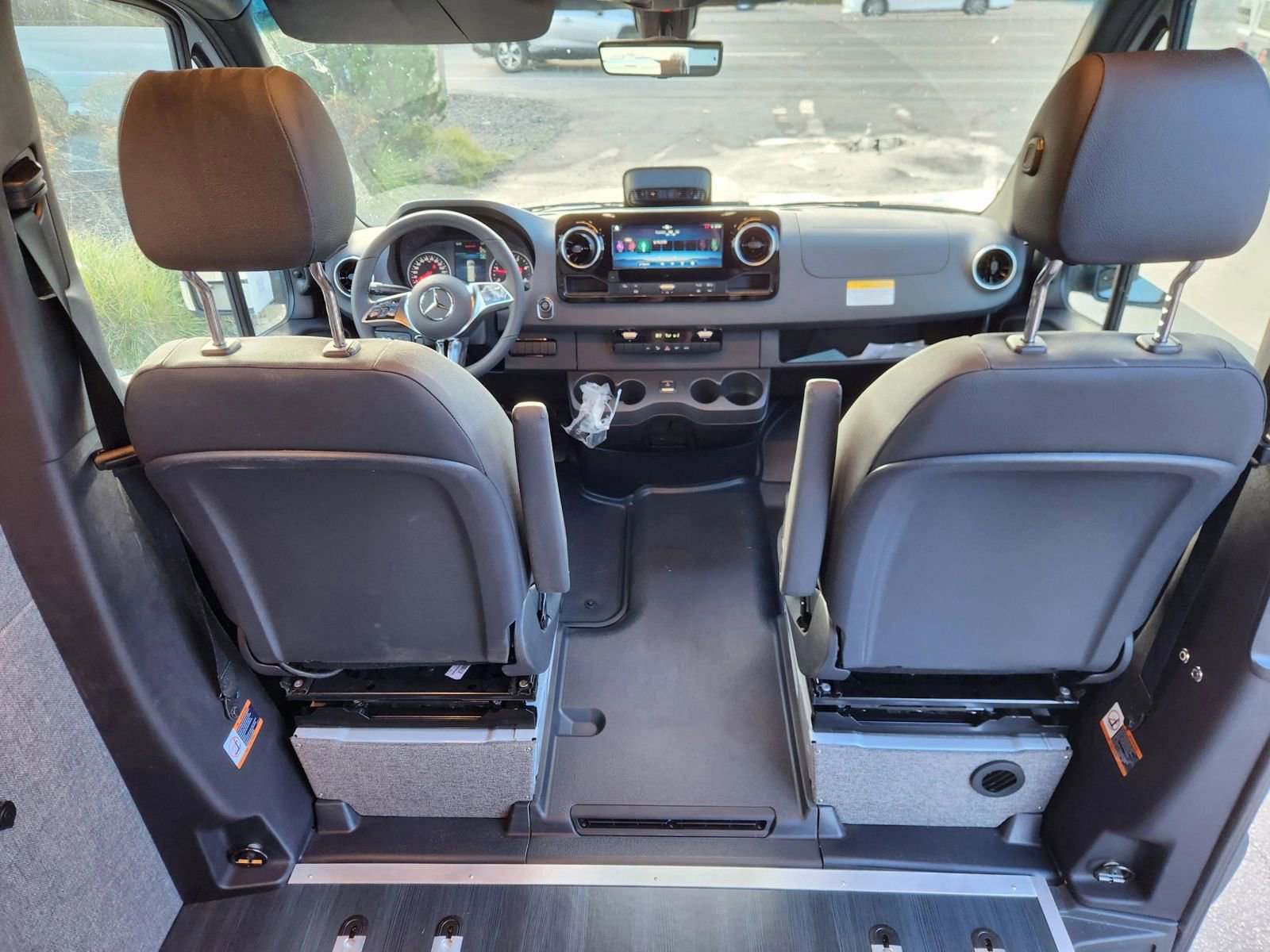 Used 2025 Mercedes-Benz Sprinter 2500 image 42