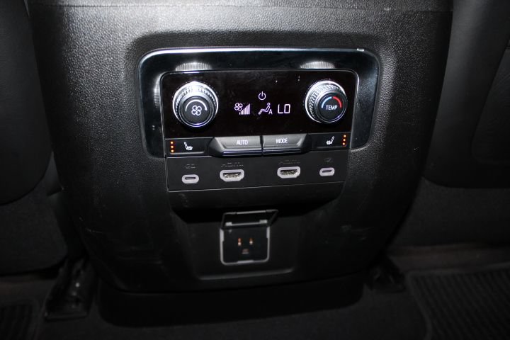Used 2024 GMC Yukon Denali Ultimate AWD/4WD image 26