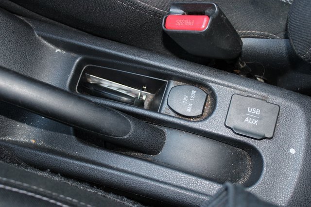 Used 2015 Nissan Versa SL image 22