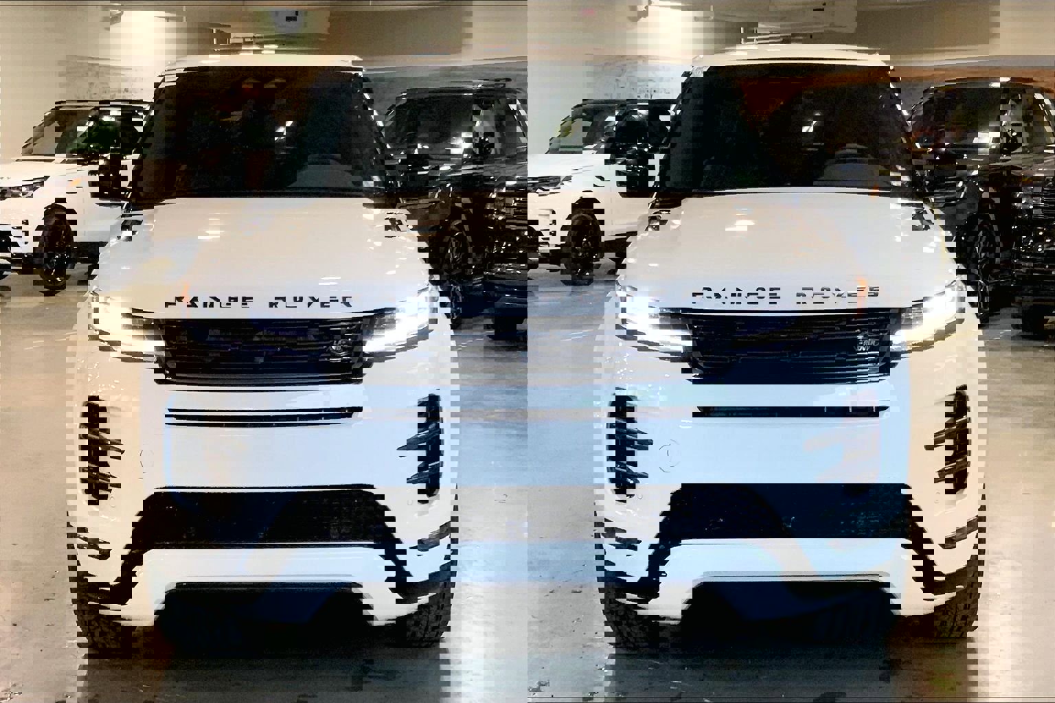 New 2026 Land Rover Range Rover Evoque Dynamic SE image 3