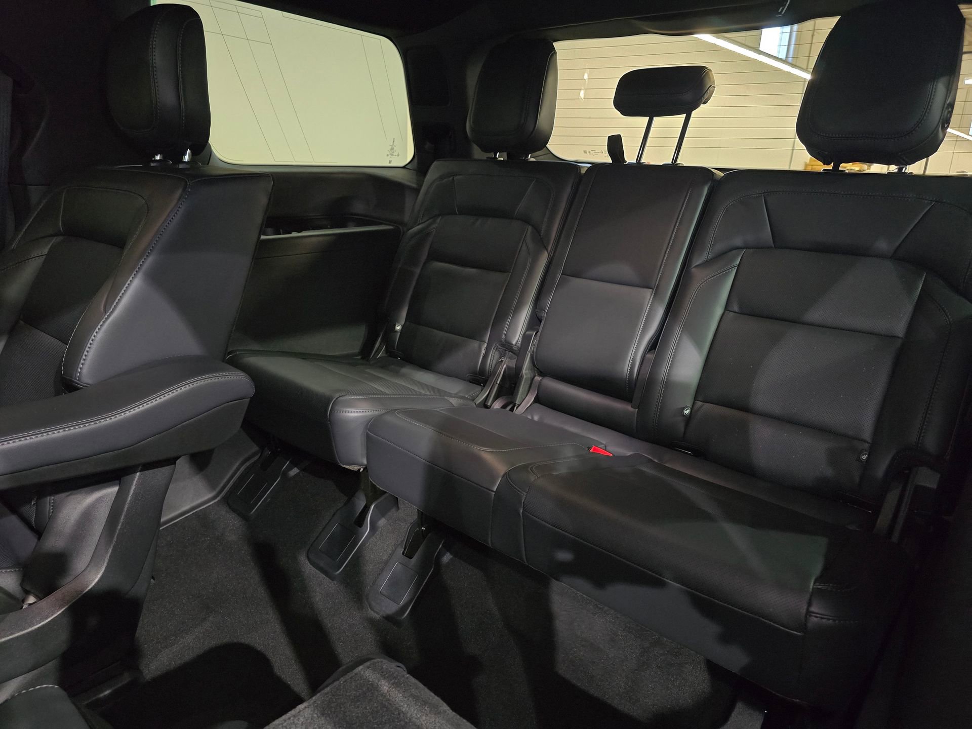 New 2025 Lincoln Navigator L Reserve w/ Jet Appearance Package image 39