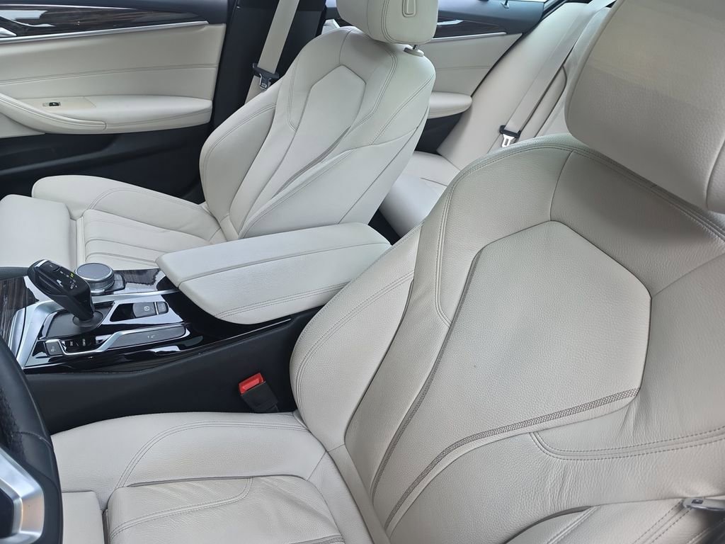 Used 2019 BMW 530i w/ Convenience Package RWD image 30