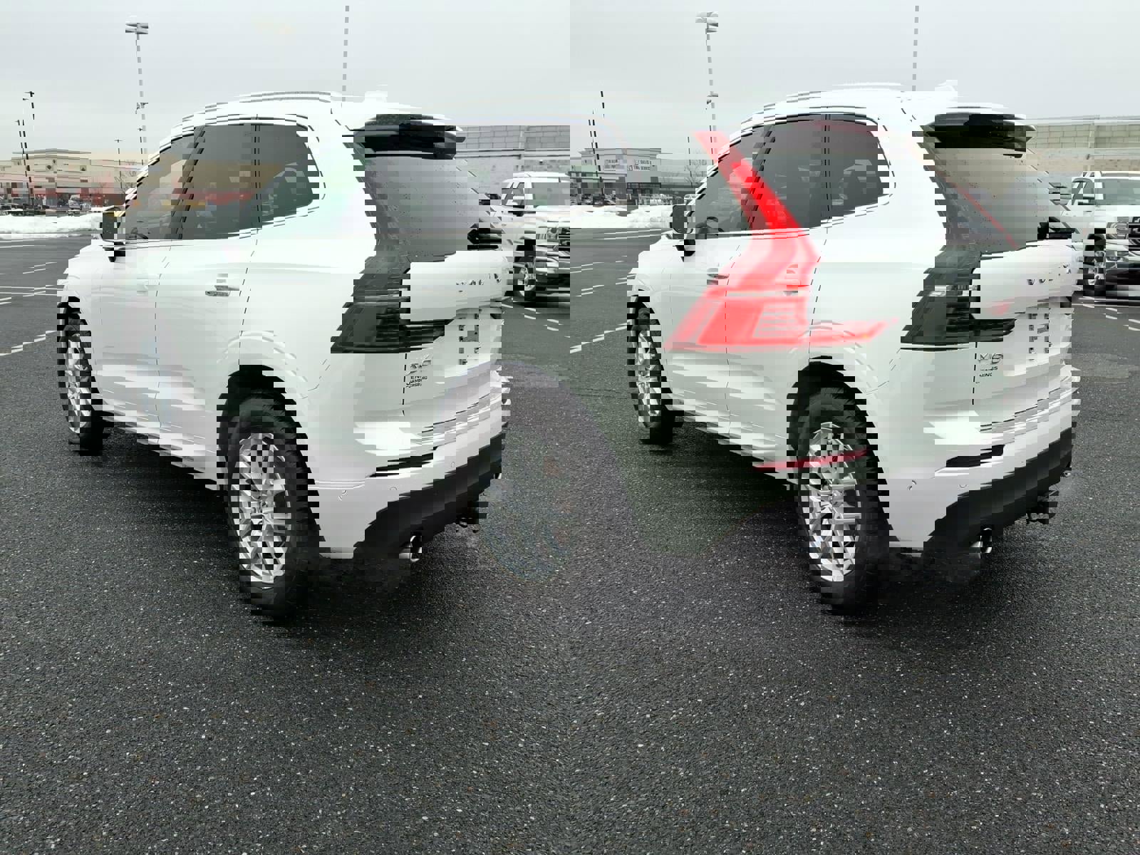 Used 2019 Volvo XC60 T5 Momentum w/ Premium Package image 6