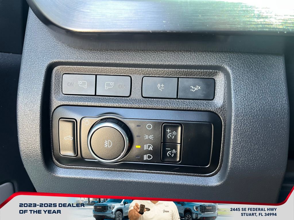 Used 2024 Ford F350 Lariat w/ Black Appearance Package image 18