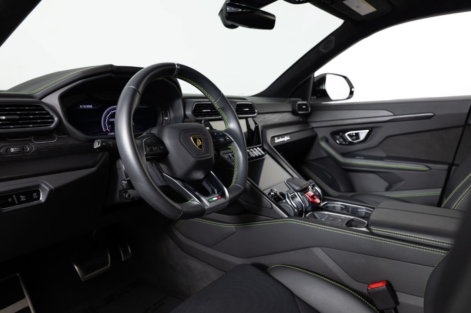 Used 2021 Lamborghini Urus AWD/4WD image 25