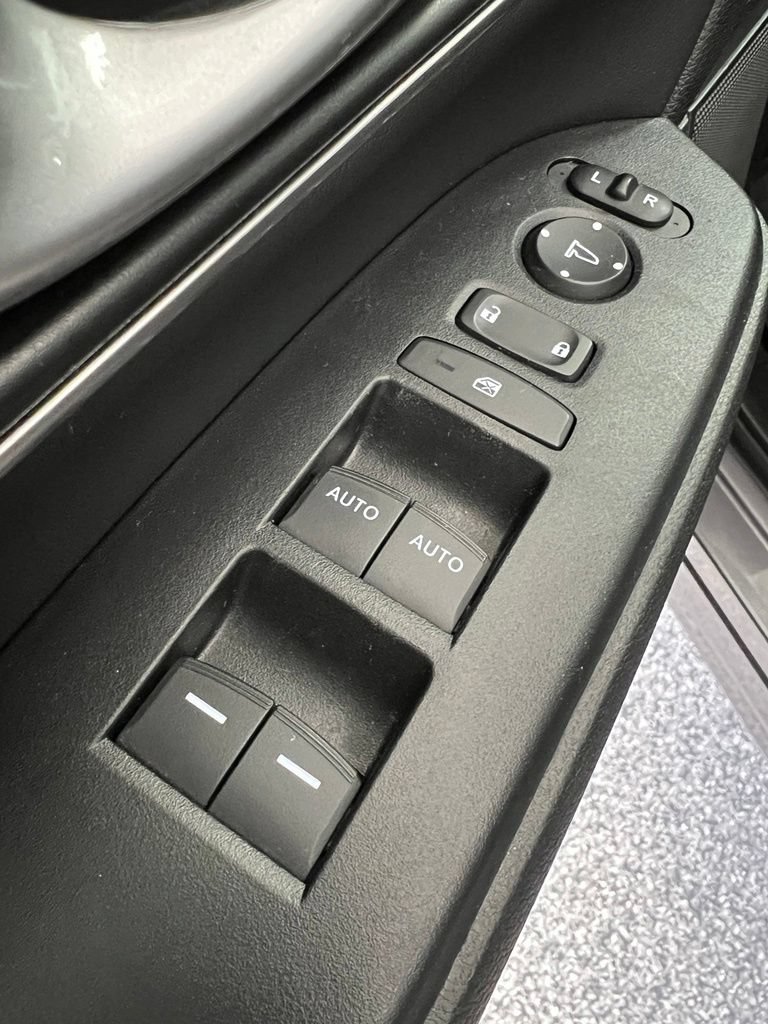 Used 2022 Honda CR-V EX-L image 39