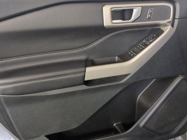 Used 2023 Ford Explorer XLT w/ Equipment Group 202A image 8