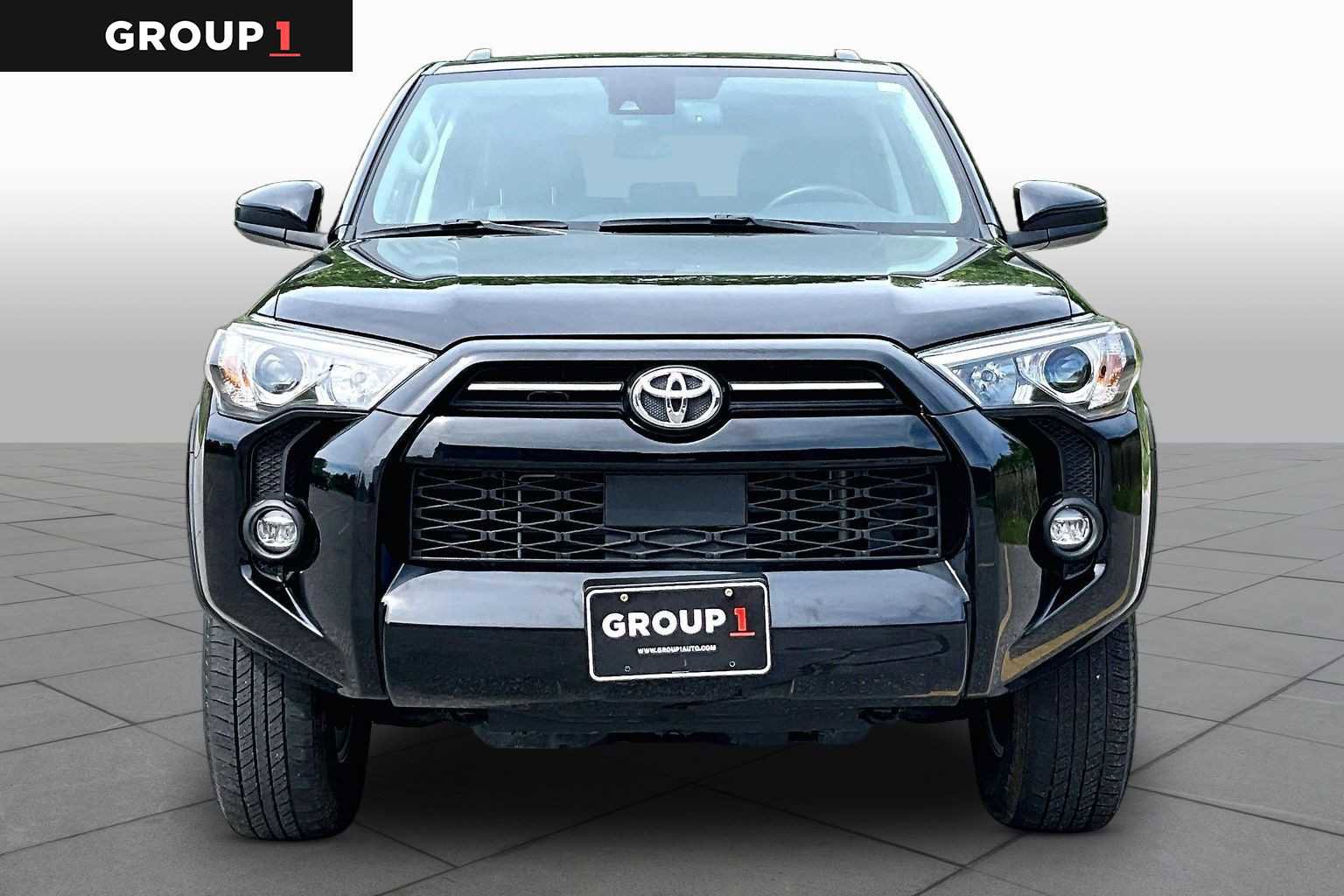 Used 2024 Toyota 4Runner SR5 AWD/4WD image 4