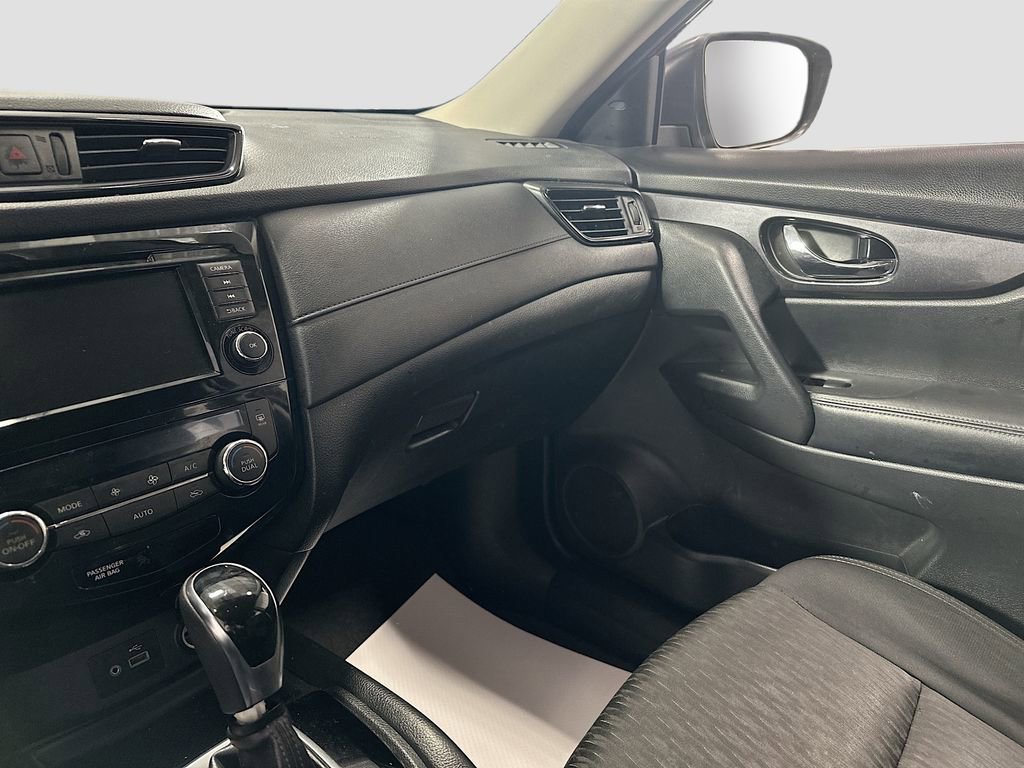 Used 2018 Nissan Rogue SV AWD/4WD image 23