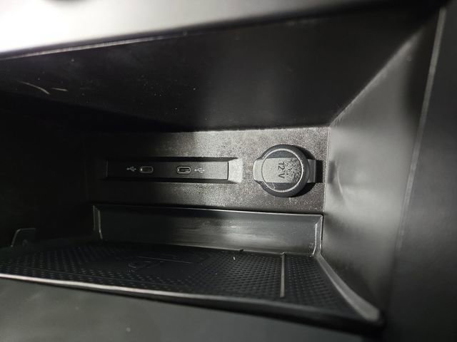 Used 2022 Volkswagen Taos SE image 25