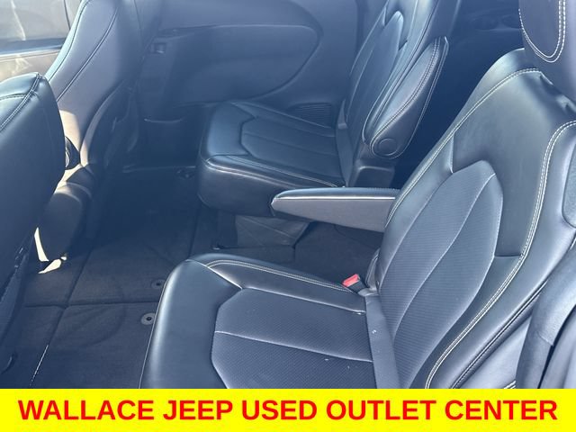 Used 2025 Chrysler Pacifica Select FWD image 17