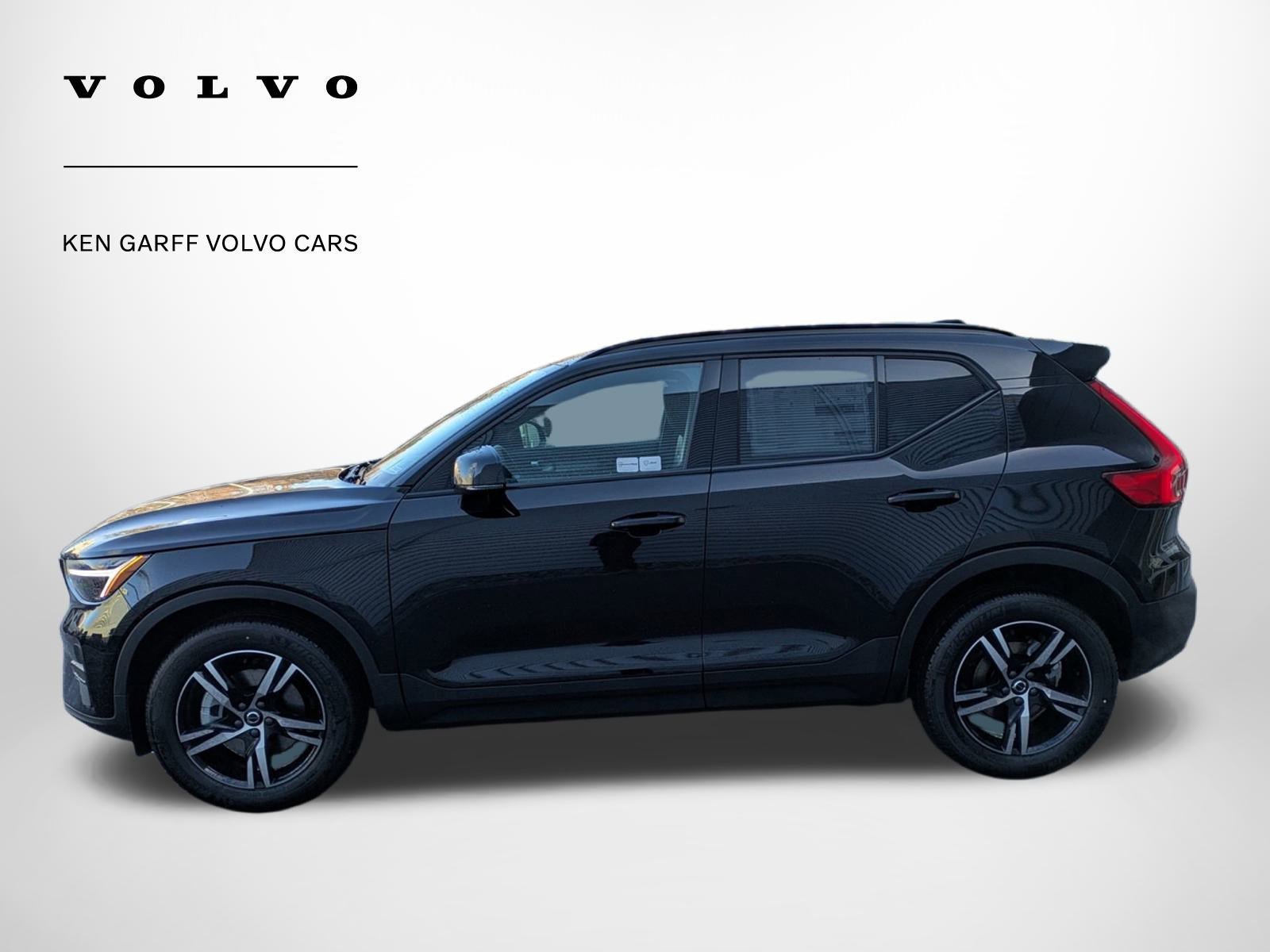 New 2026 Volvo XC40 B5 Core w/ Climate Package image 7