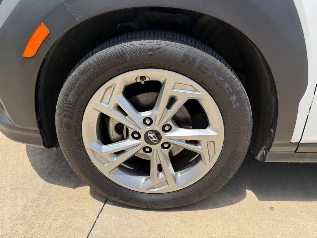 Used 2023 Hyundai Kona SEL FWD image 9