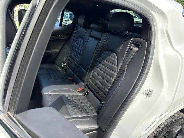 Used 2023 Alfa Romeo Stelvio Estrema AWD/4WD image 28