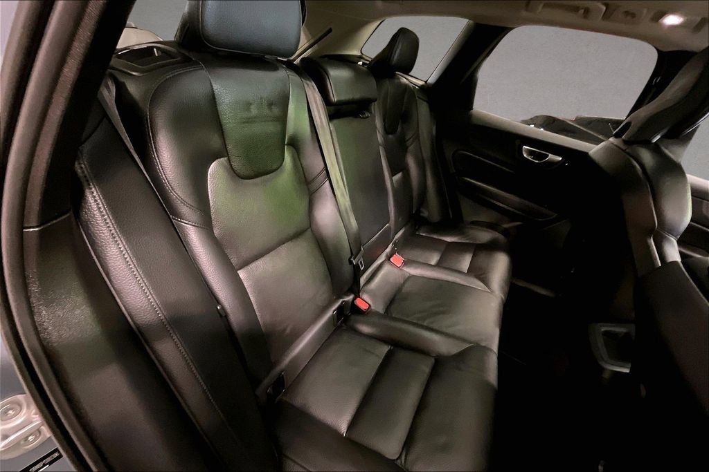Used 2023 Volvo XC60 B5 Plus w/ Climate Package AWD/4WD image 25