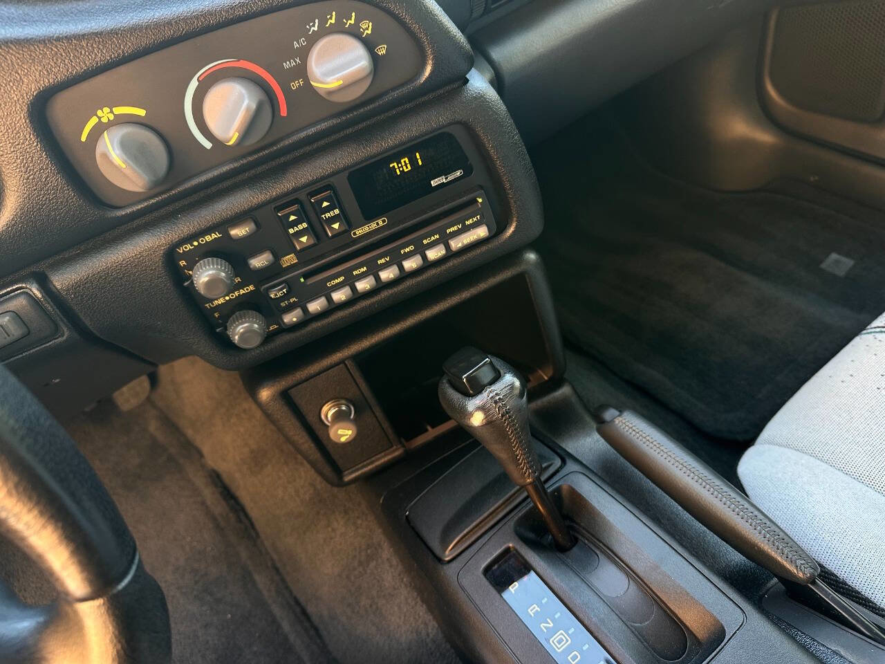 Used 1993 Chevrolet Camaro Z28 RWD image 19