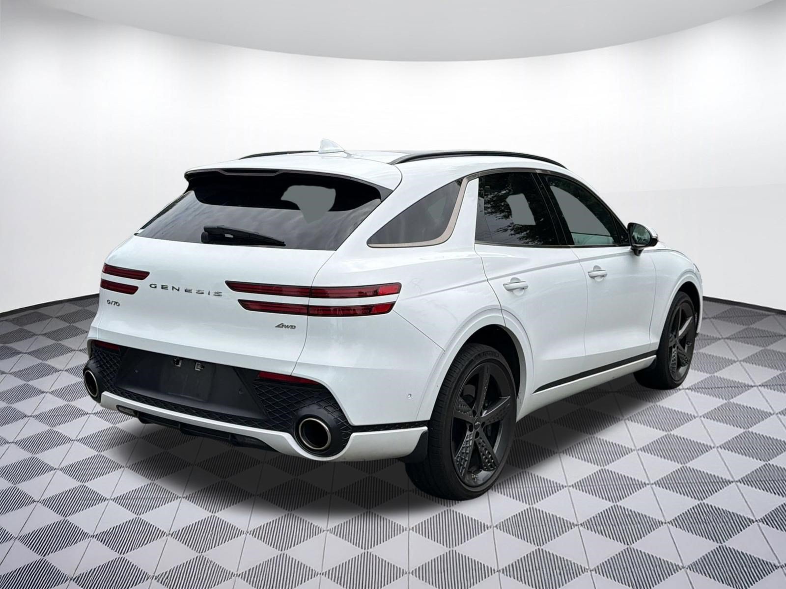 Used 2024 Genesis GV70 2.5T w/ Sport Prestige Package AWD/4WD image 4