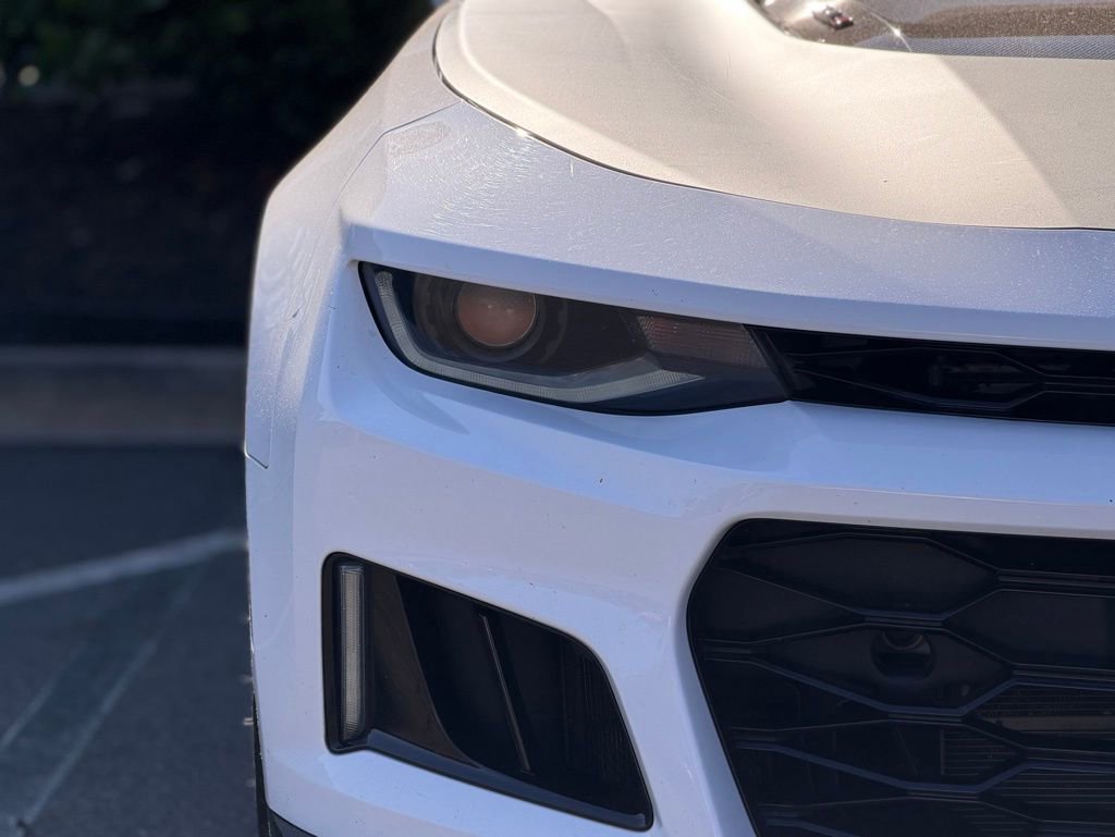 Used 2019 Chevrolet Camaro ZL1 RWD image 4