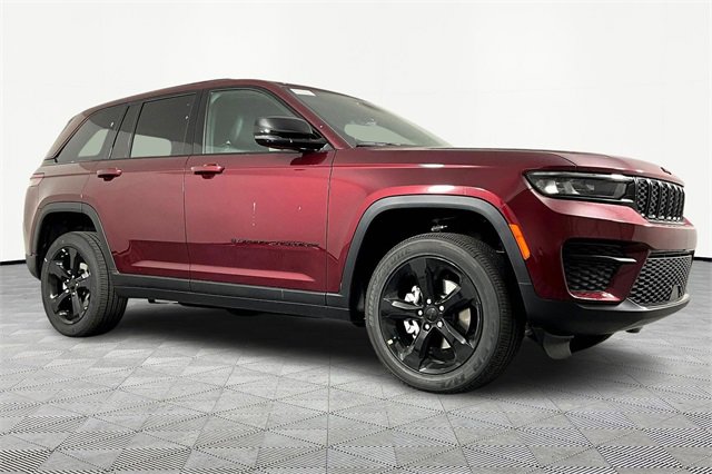 New 2025 Jeep Grand Cherokee Laredo image 3