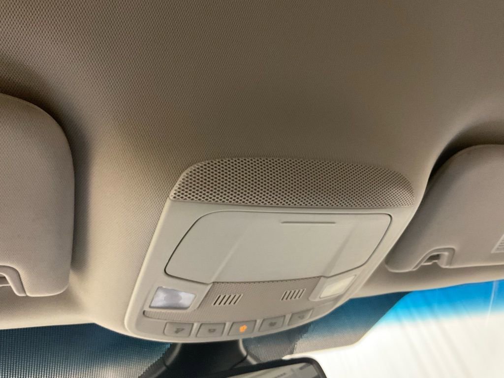 Used 2024 Ford Edge SEL image 18