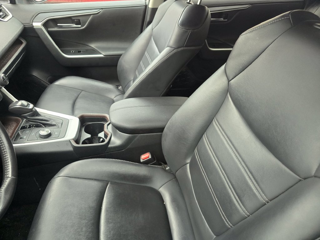 Used 2019 Toyota RAV4 Limited w/ Carpet Mat Package AWD/4WD image 22
