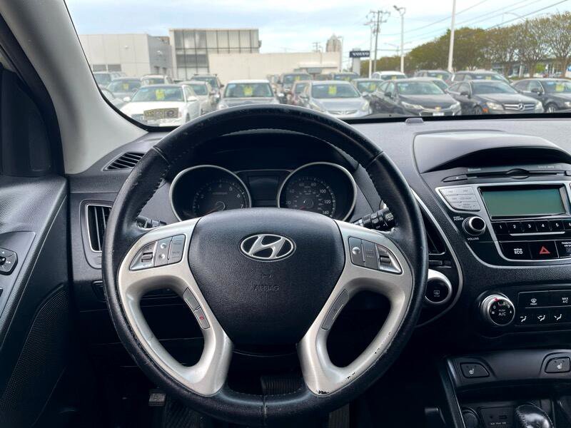Used 2013 Hyundai Tucson GLS image 24
