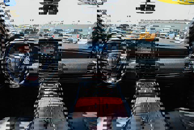 Used 2024 Lincoln Navigator Reserve w/ Monochromatic Package image 5