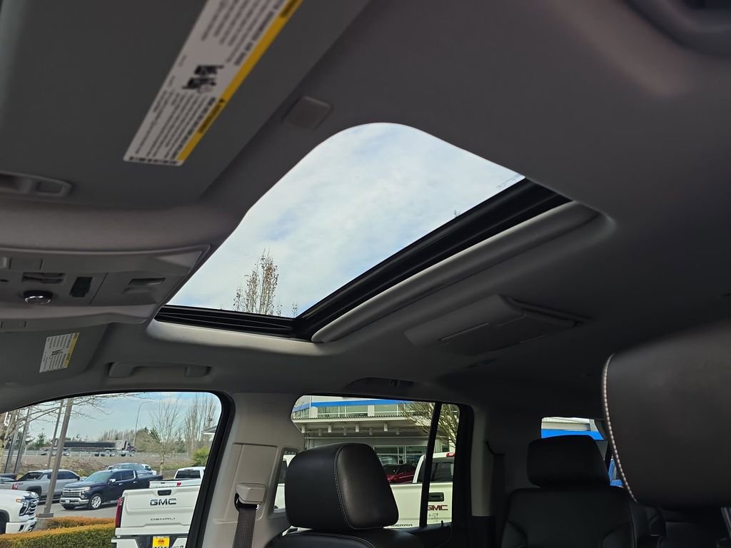 Certified 2018 Chevrolet Suburban Premier image 23