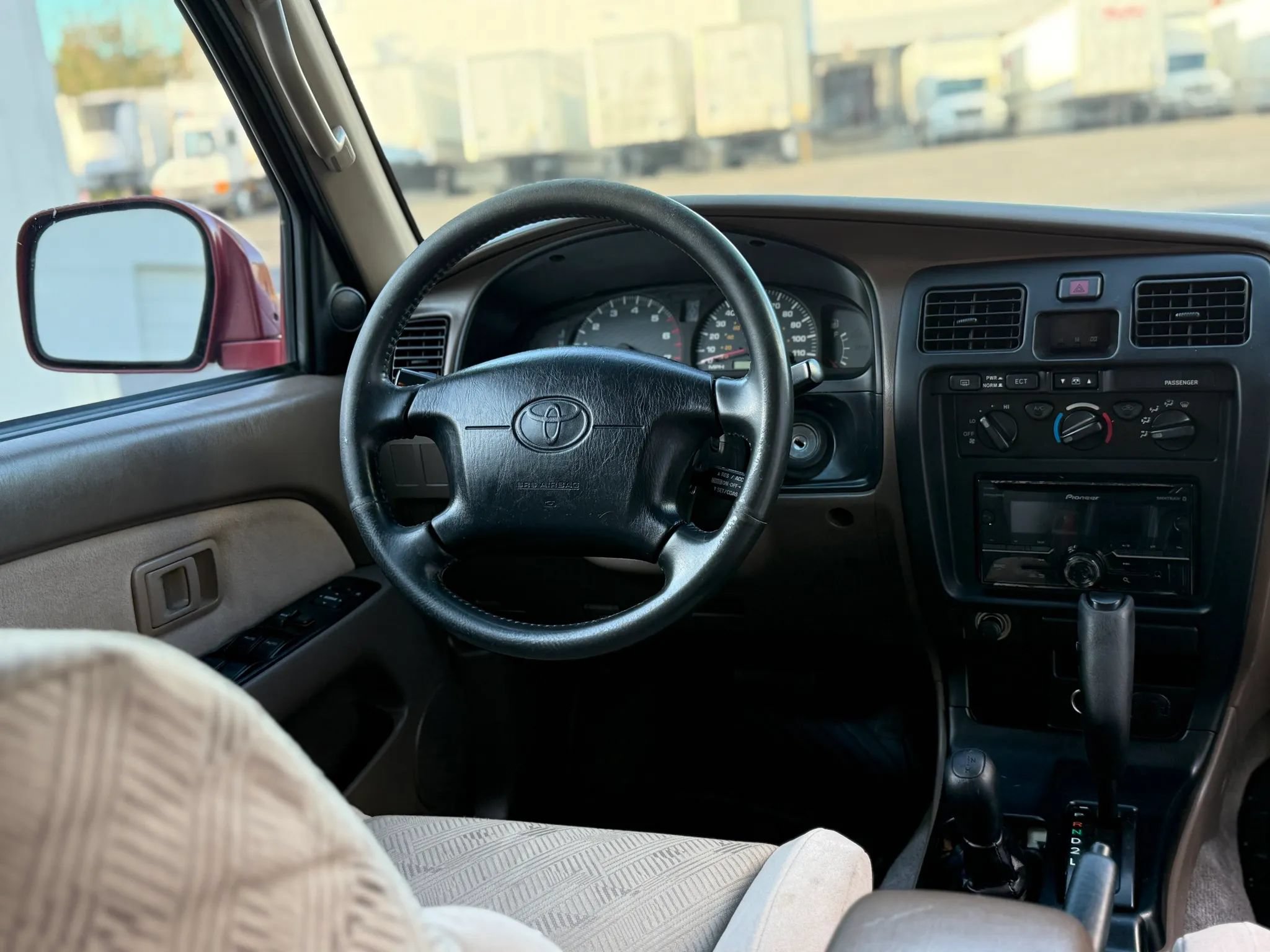 Used 2001 Toyota 4Runner SR5 AWD/4WD image 26