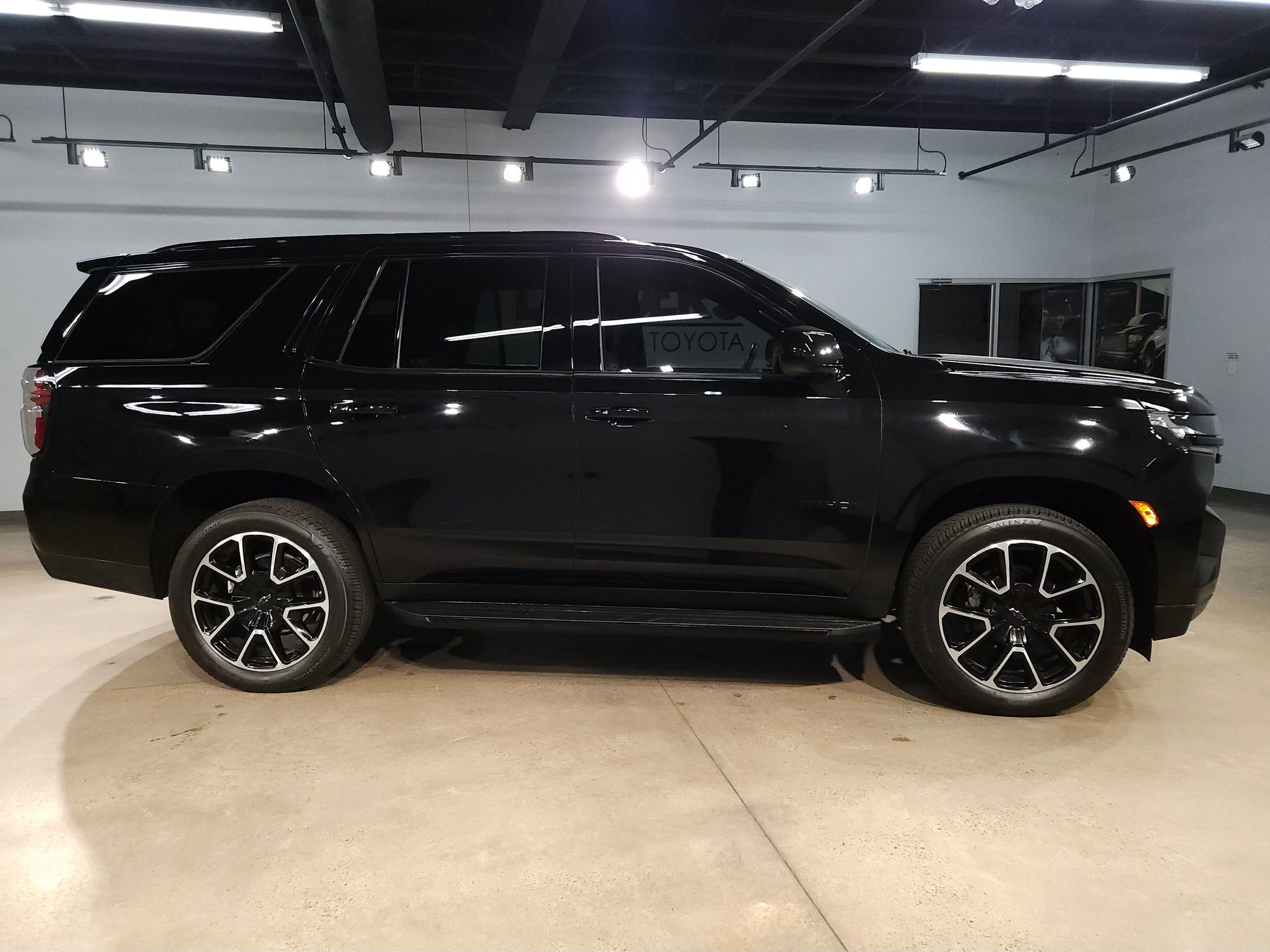 Used 2023 Chevrolet Tahoe RST AWD/4WD image 8