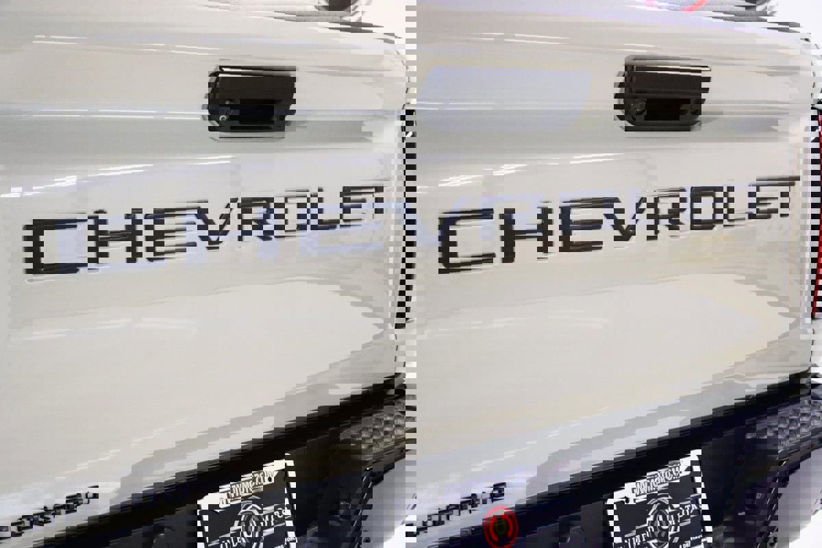 Used 2024 Chevrolet Colorado Z71 w/ Z71 Convenience Package 2 image 10