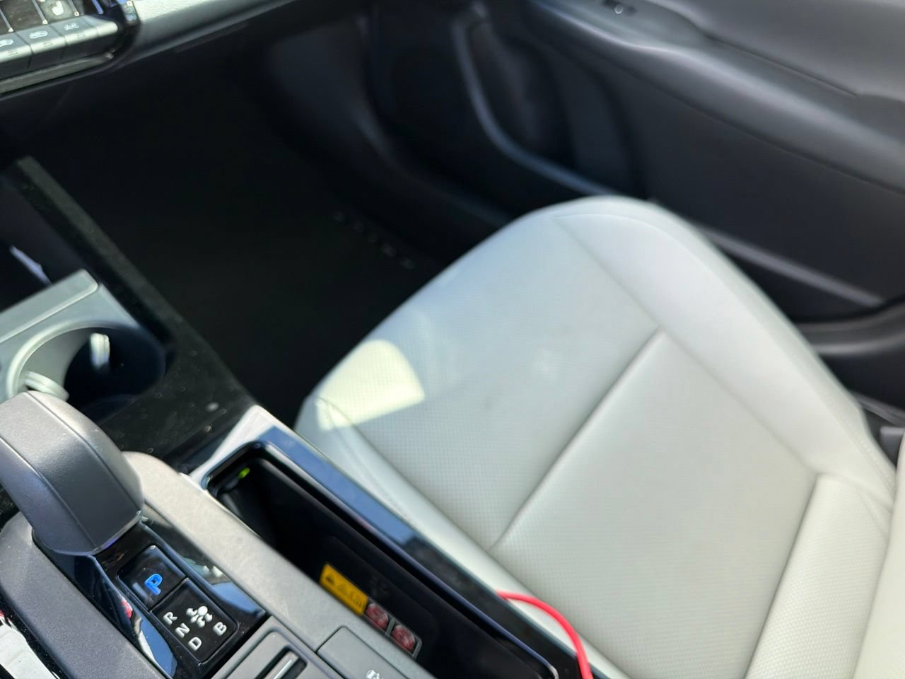 Used 2024 Toyota Prius XLE AWD/4WD image 12