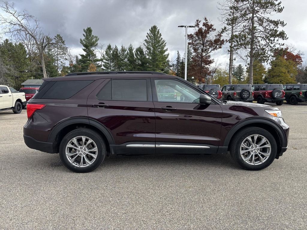 Used 2023 Ford Explorer XLT w/ Equipment Group 202A image 2
