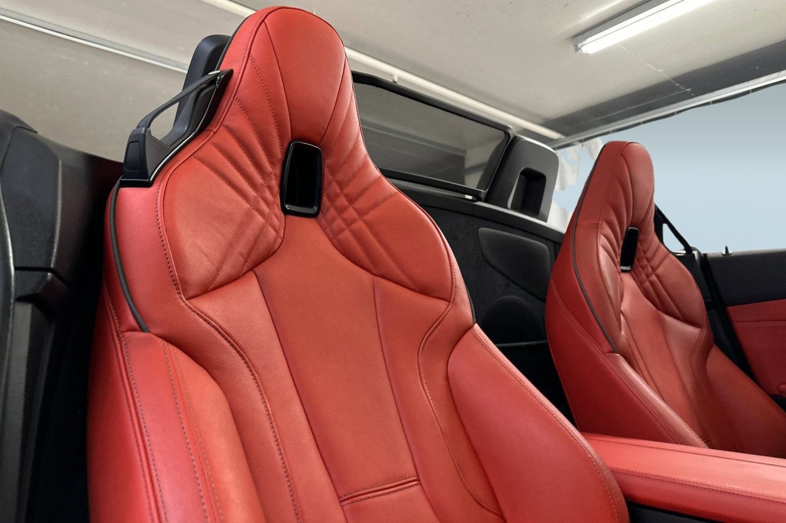 Used 2024 BMW Z4 M40i w/ Shadowloine Package image 25