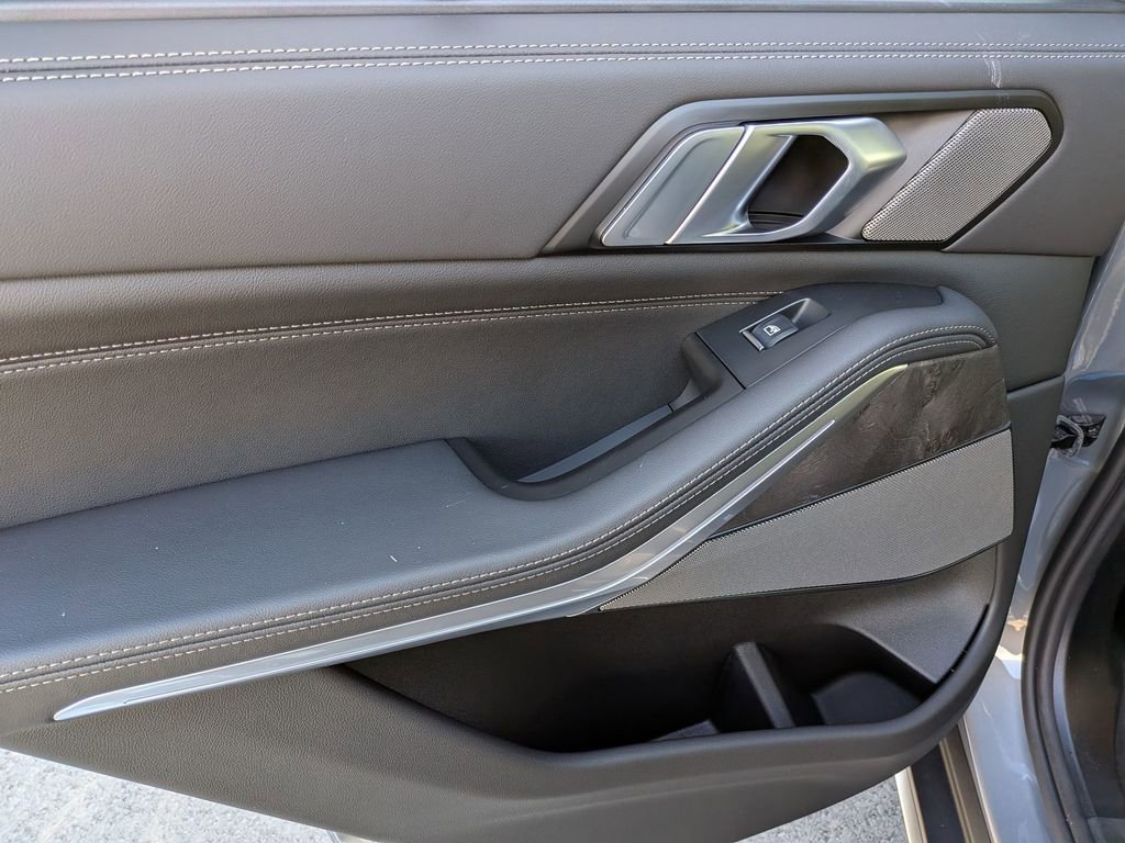 New 2026 BMW X5 sDrive40i image 16