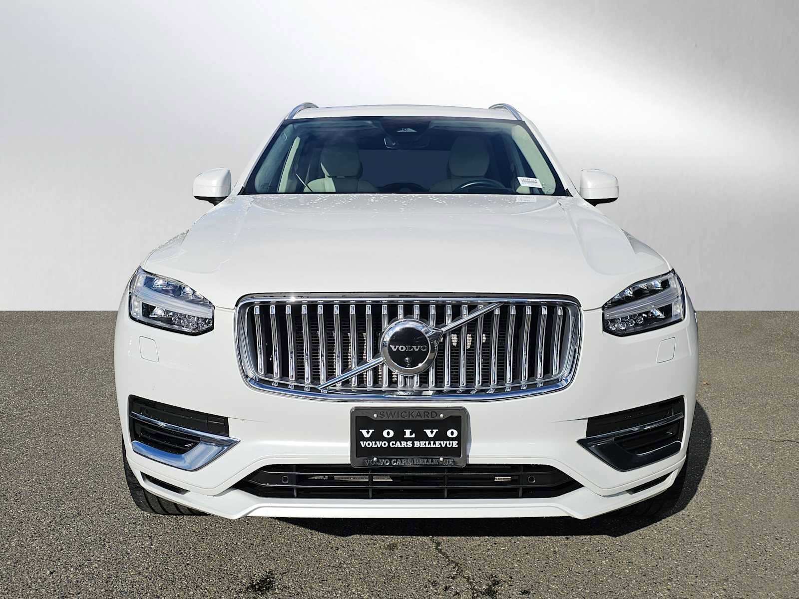 Used 2023 Volvo XC90 T8 Ultimate w/ Lounge Package image 8