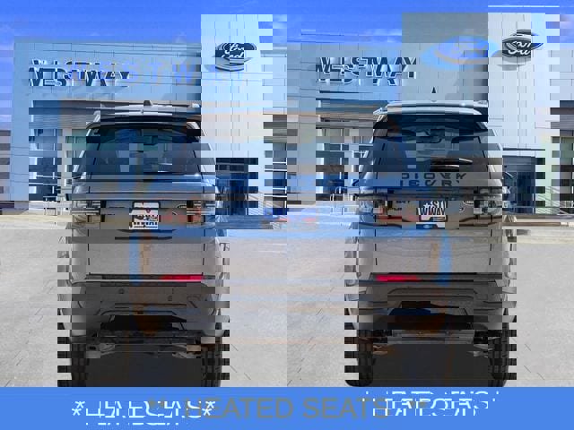 Used 2023 Land Rover Discovery Sport S image 4