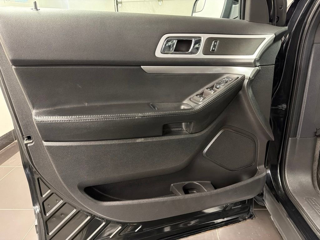 Used 2012 Ford Explorer XLT AWD/4WD image 27