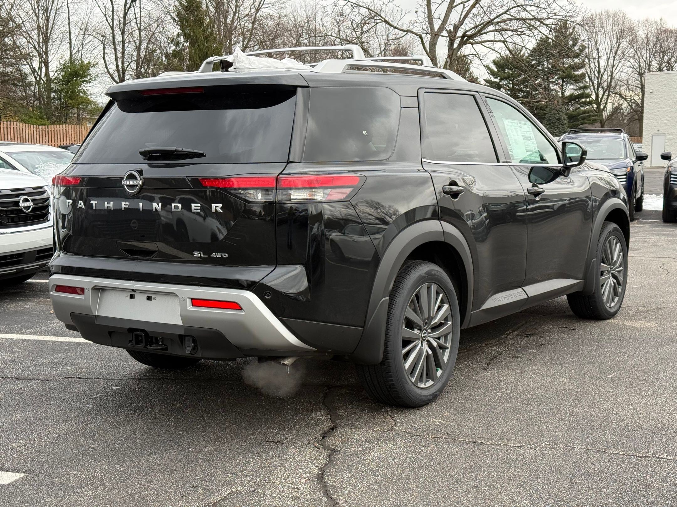 New 2025 Nissan Pathfinder SL w/ SL Premium Package image 2