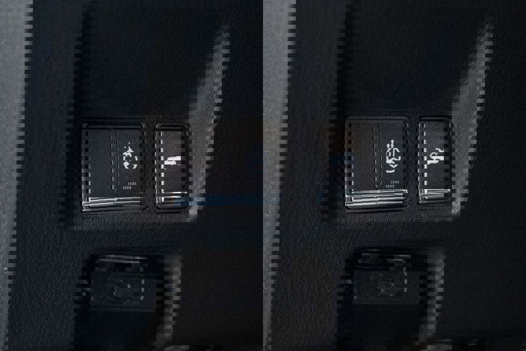 Used 2015 INFINITI Q70 L 3.7 image 18