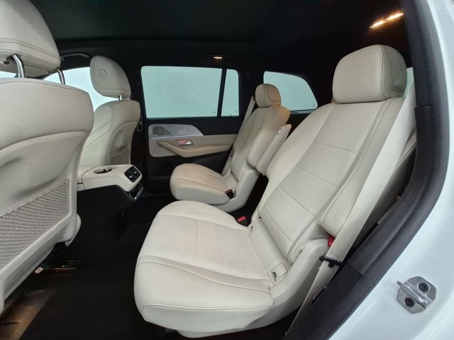 Used 2025 Mercedes-Benz GLS 450 4MATIC image 22