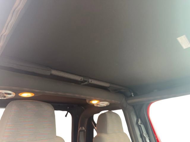 Used 2005 Jeep Wrangler Rubicon AWD/4WD image 23